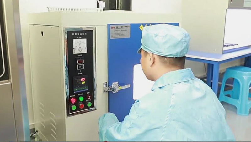 硅膠制品噴有手感油有什么作用？